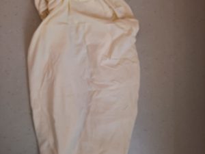 gelbes Spannbettlaken